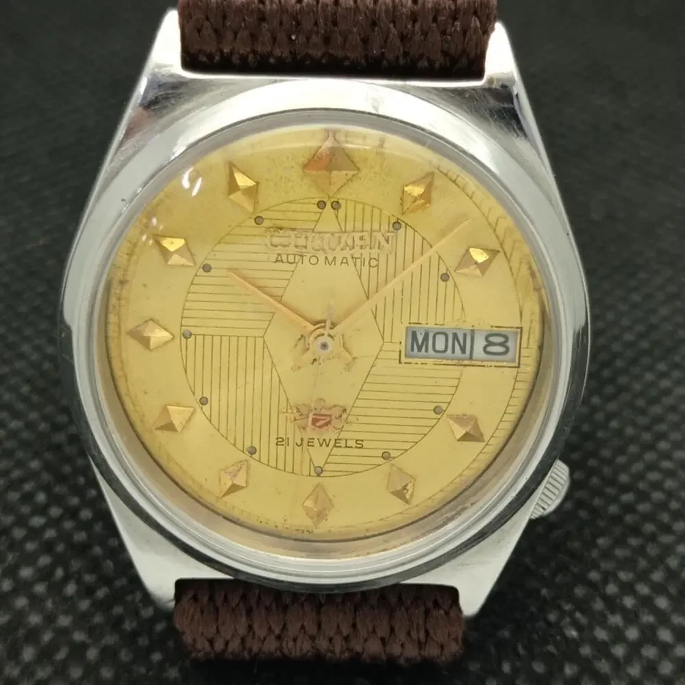 Vintage 1977 Citizen Automatic Mens Silver Watch W/daydate & Gold accents